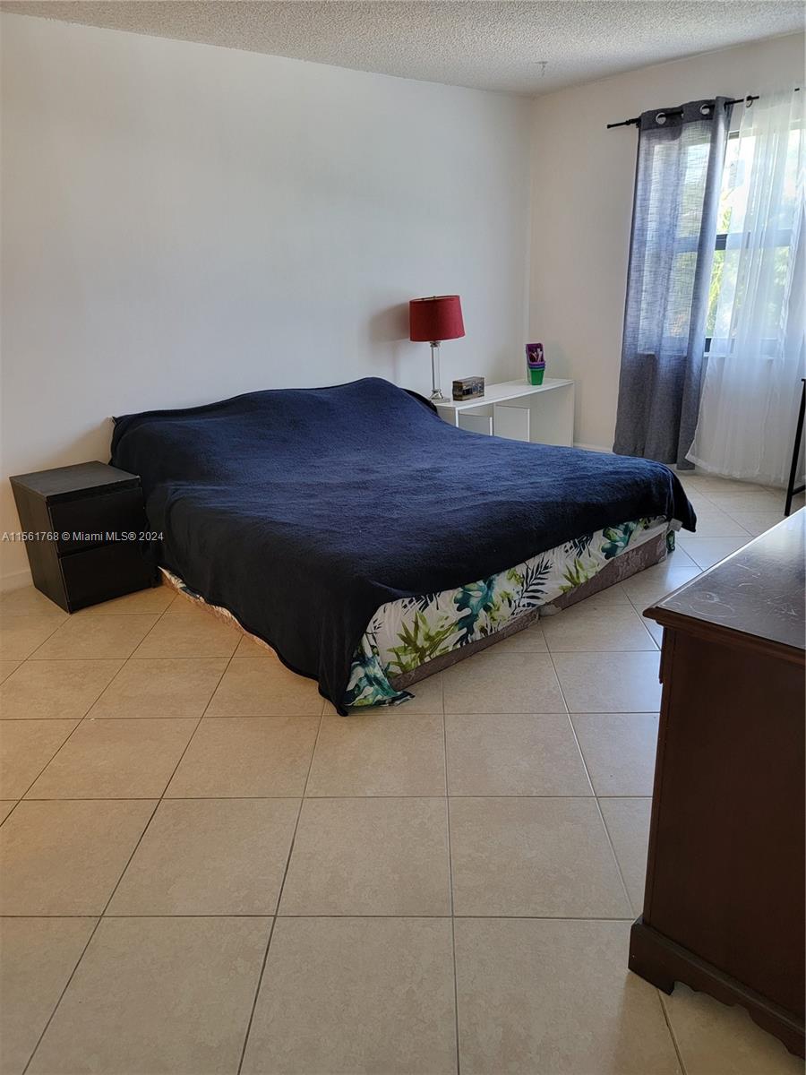 1301 NE 7th St 213, Hallandale Beach, Florida 33009, 2 Bedrooms Bedrooms, ,2 BathroomsBathrooms,Residentiallease,For Rent,1301 NE 7th St 213,A11561768