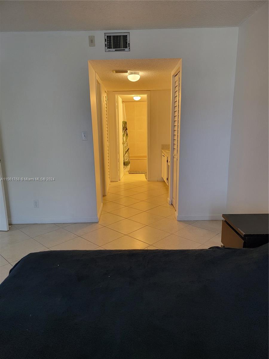 1301 NE 7th St 213, Hallandale Beach, Florida 33009, 2 Bedrooms Bedrooms, ,2 BathroomsBathrooms,Residentiallease,For Rent,1301 NE 7th St 213,A11561768