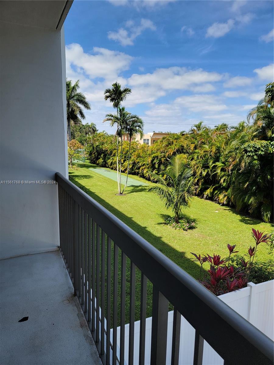 1301 NE 7th St 213, Hallandale Beach, Florida 33009, 2 Bedrooms Bedrooms, ,2 BathroomsBathrooms,Residentiallease,For Rent,1301 NE 7th St 213,A11561768