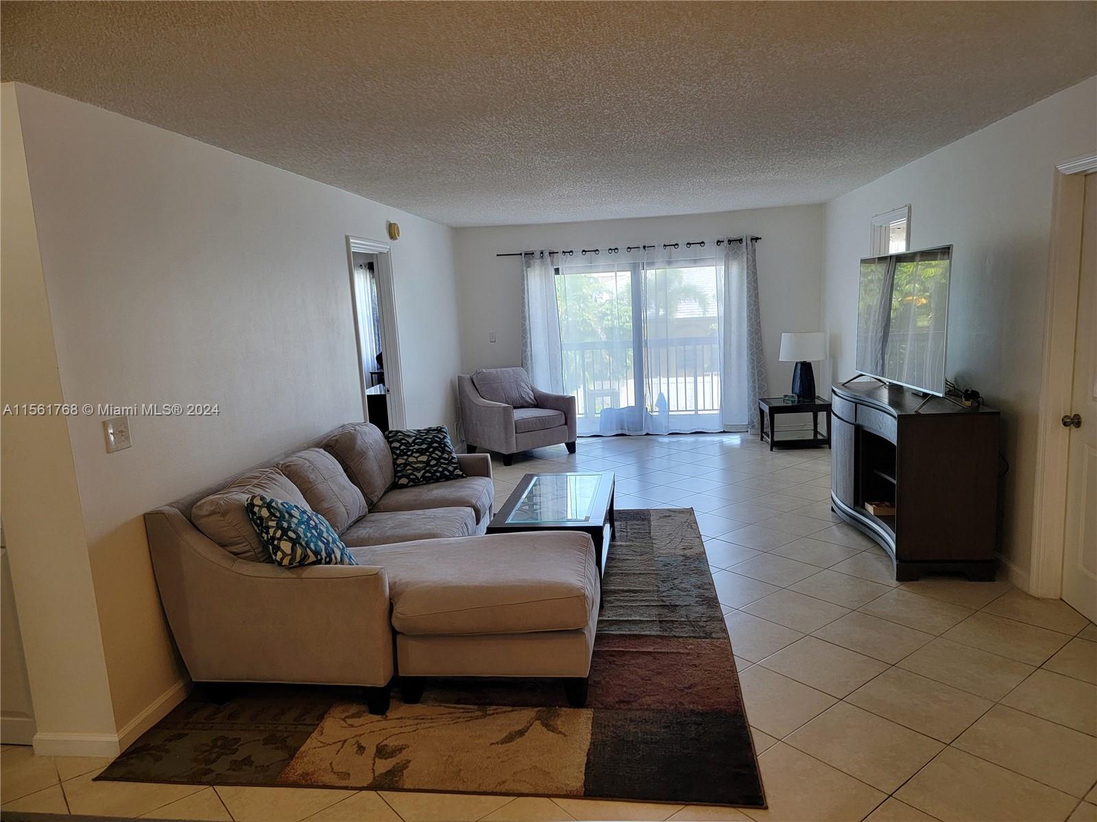 1301 NE 7th St 213, Hallandale Beach, Florida 33009, 2 Bedrooms Bedrooms, ,2 BathroomsBathrooms,Residentiallease,For Rent,1301 NE 7th St 213,A11561768