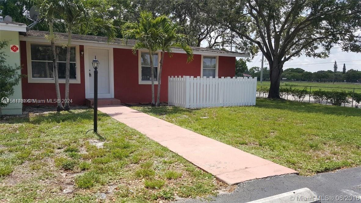 7142 Southgate Blvd 7142, Tamarac, Florida 33321, 2 Bedrooms Bedrooms, ,1 BathroomBathrooms,Residentiallease,For Rent,7142 Southgate Blvd 7142,A11561781