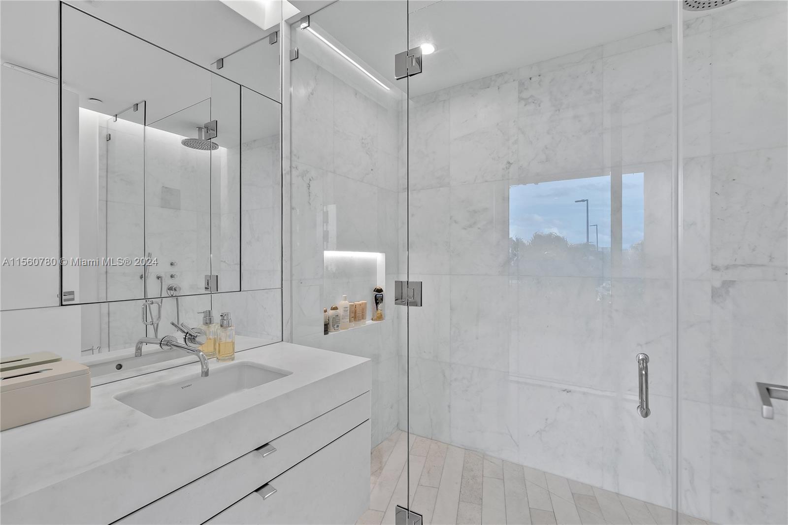 1300 Monad Ter 4B, Miami Beach, Florida 33139, 3 Bedrooms Bedrooms, ,3 BathroomsBathrooms,Residentiallease,For Rent,1300 Monad Ter 4B,A11560780