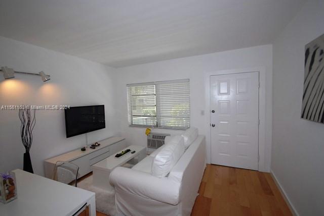 945 Meridian Ave 3, Miami Beach, Florida 33139, ,1 BathroomBathrooms,Residential,For Sale,945 Meridian Ave 3,A11561160