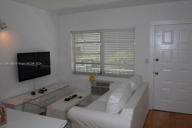 945 Meridian Ave 3, Miami Beach, Florida 33139, ,1 BathroomBathrooms,Residential,For Sale,945 Meridian Ave 3,A11561160