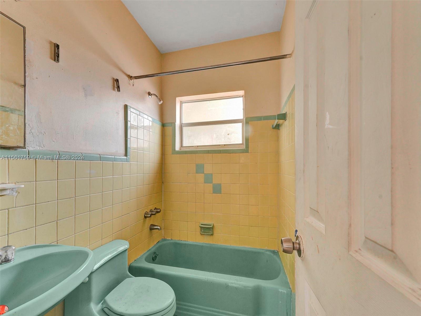 1121 SW 36th Ave, Miami, Florida 33135, 4 Bedrooms Bedrooms, ,2 BathroomsBathrooms,Residential,For Sale,1121 SW 36th Ave,A11561759