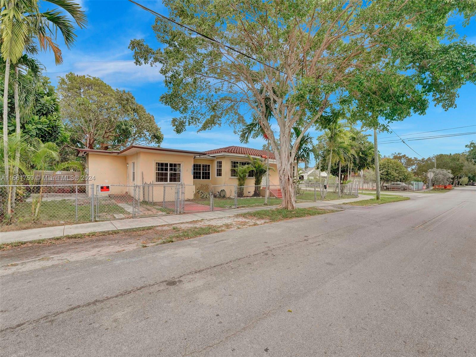 1121 SW 36th Ave, Miami, Florida 33135, 4 Bedrooms Bedrooms, ,2 BathroomsBathrooms,Residential,For Sale,1121 SW 36th Ave,A11561759