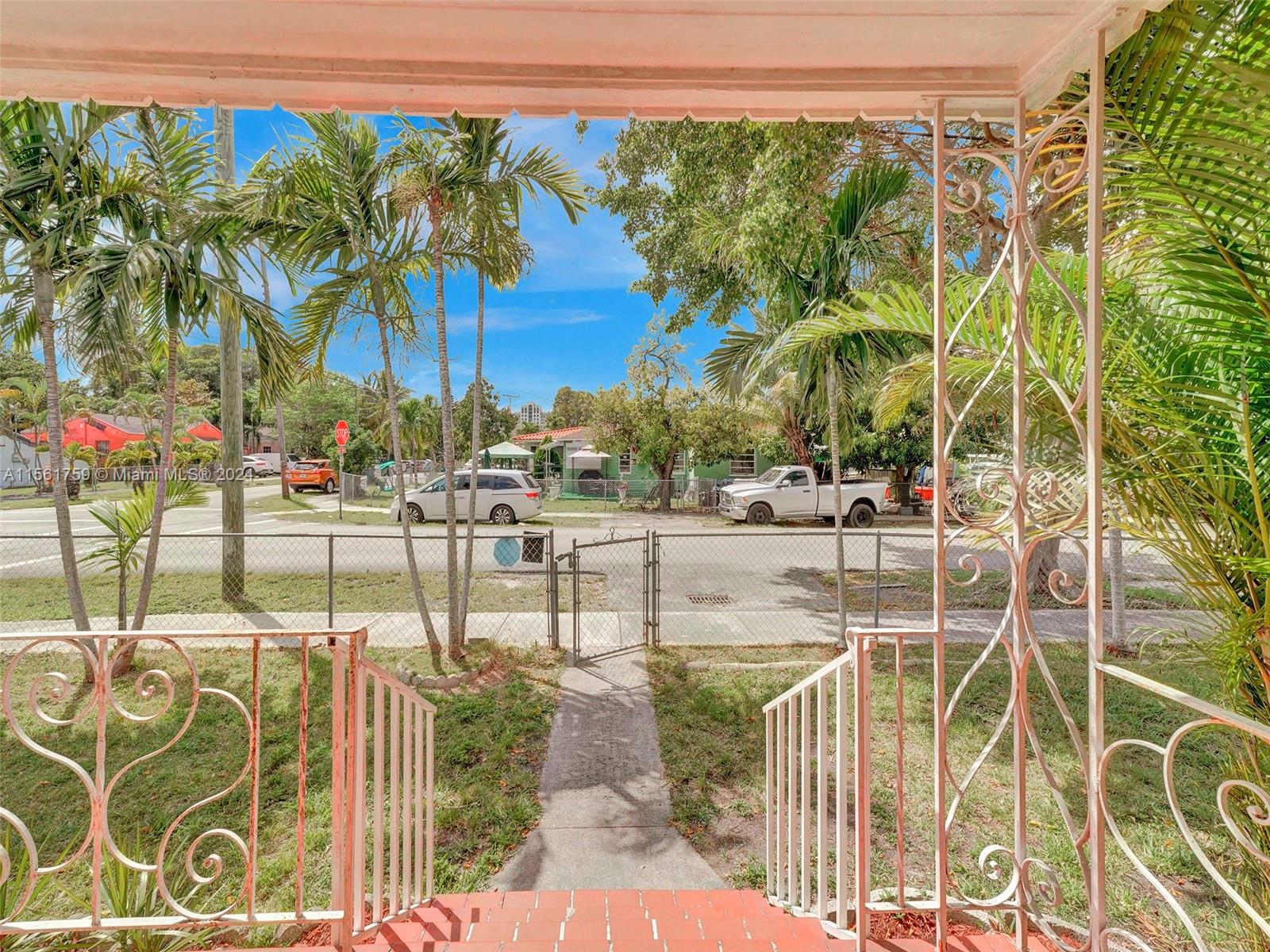 1121 SW 36th Ave, Miami, Florida 33135, 4 Bedrooms Bedrooms, ,2 BathroomsBathrooms,Residential,For Sale,1121 SW 36th Ave,A11561759