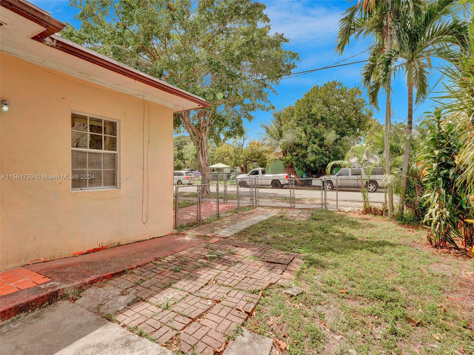 1121 SW 36th Ave, Miami, Florida 33135, 4 Bedrooms Bedrooms, ,2 BathroomsBathrooms,Residential,For Sale,1121 SW 36th Ave,A11561759