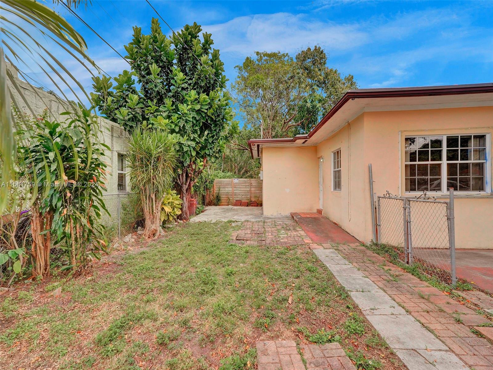 1121 SW 36th Ave, Miami, Florida 33135, 4 Bedrooms Bedrooms, ,2 BathroomsBathrooms,Residential,For Sale,1121 SW 36th Ave,A11561759