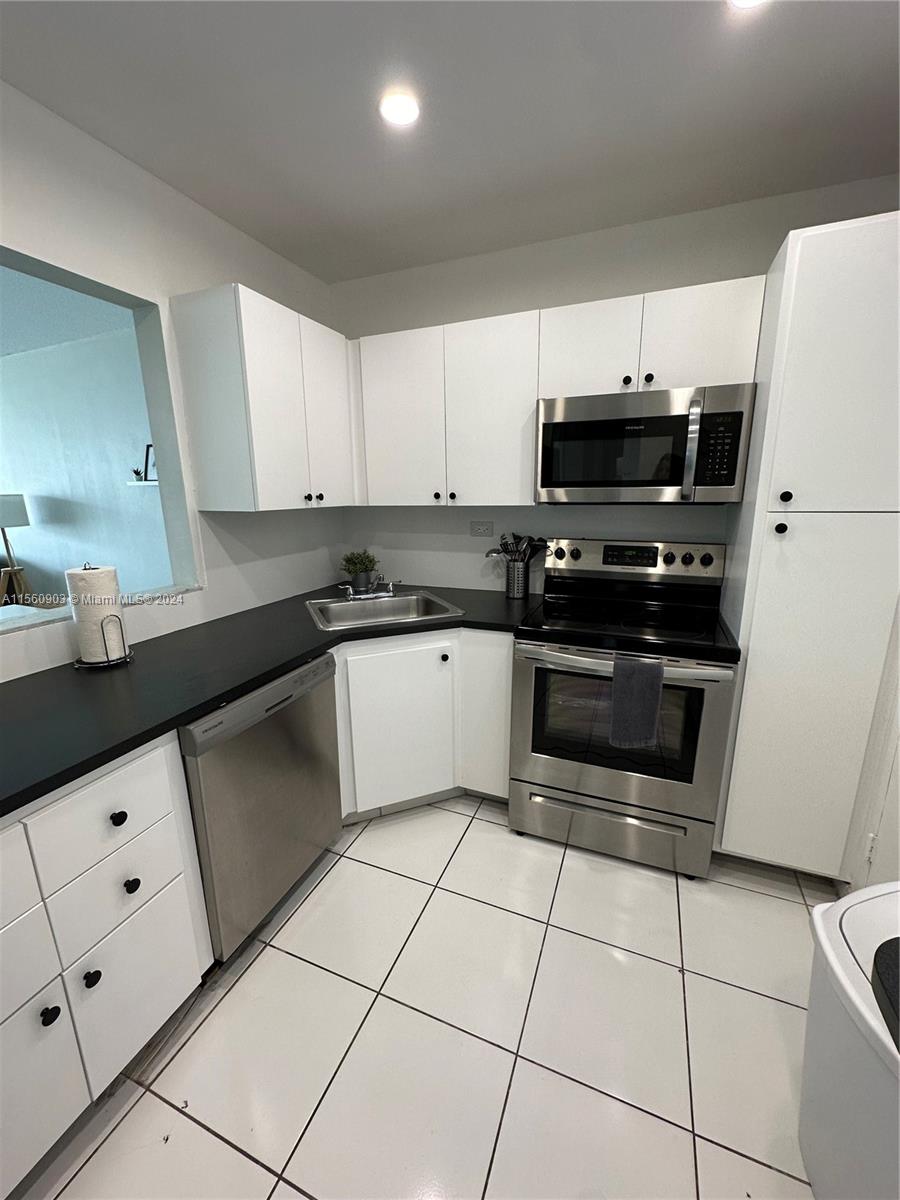 5601 Collins Ave 1219, Miami Beach, Florida 33140, 1 Bedroom Bedrooms, ,1 BathroomBathrooms,Residential,For Sale,5601 Collins Ave 1219,A11560903