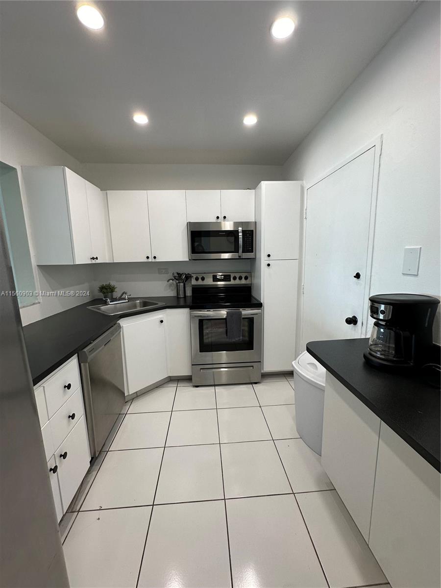 5601 Collins Ave 1219, Miami Beach, Florida 33140, 1 Bedroom Bedrooms, ,1 BathroomBathrooms,Residential,For Sale,5601 Collins Ave 1219,A11560903