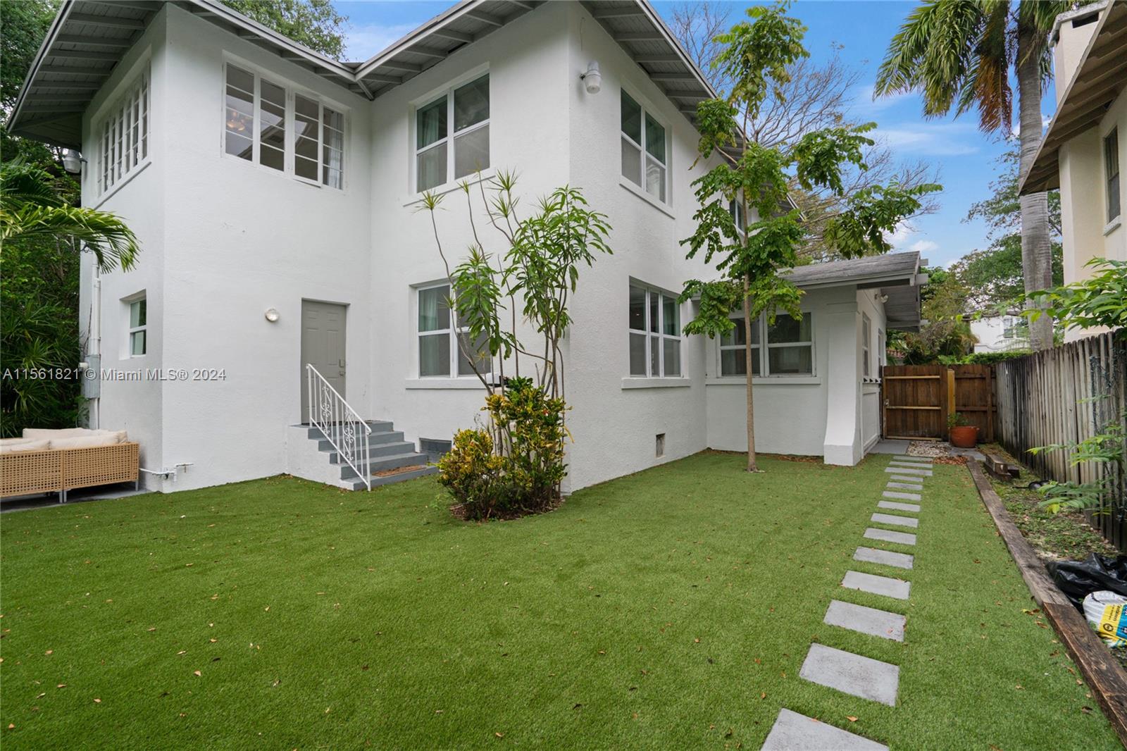 120 NE 44th St, Miami, Florida 33137, 4 Bedrooms Bedrooms, ,2 BathroomsBathrooms,Residentiallease,For Rent,120 NE 44th St,A11561821