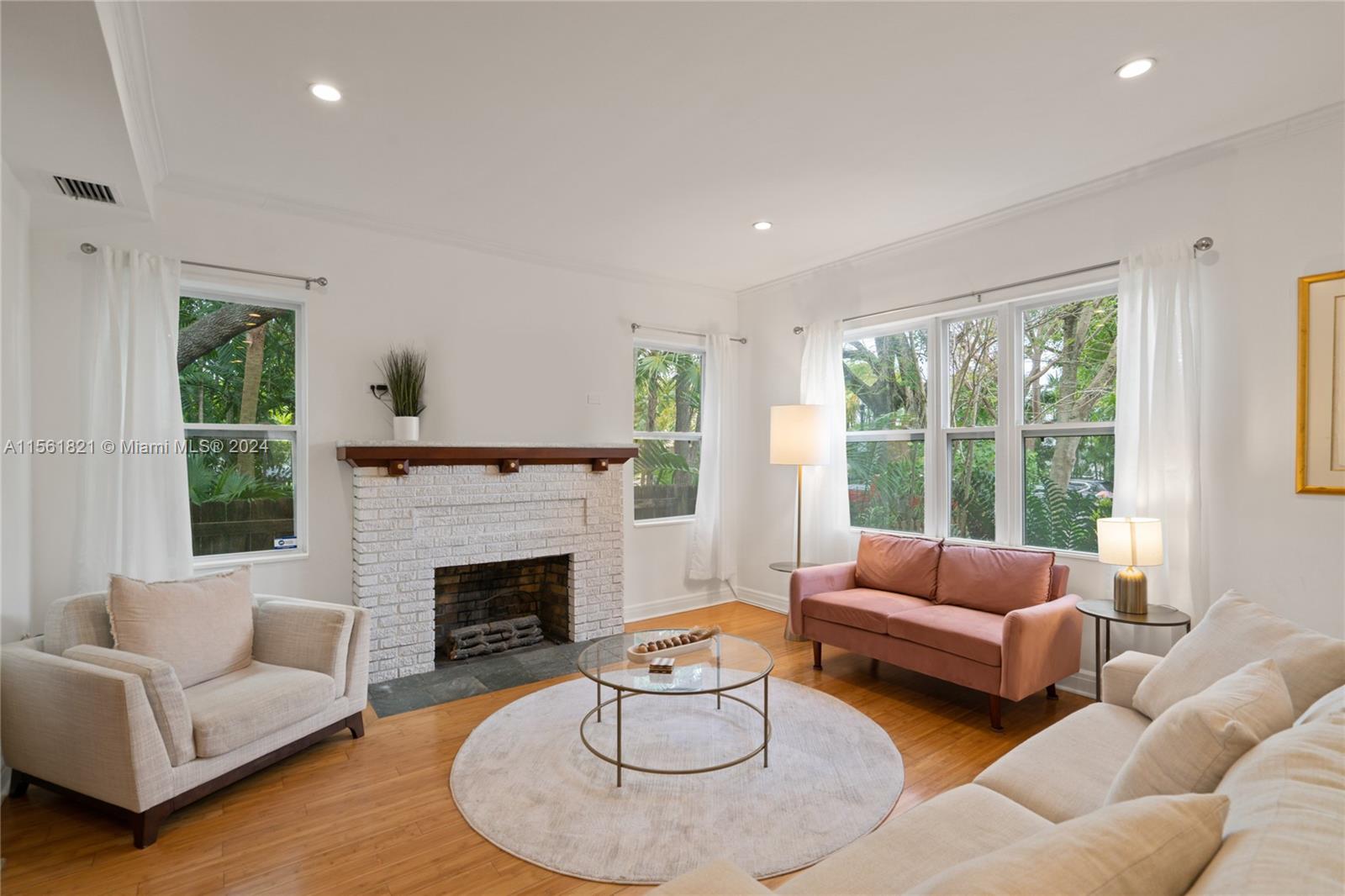 120 NE 44th St, Miami, Florida 33137, 4 Bedrooms Bedrooms, ,2 BathroomsBathrooms,Residentiallease,For Rent,120 NE 44th St,A11561821