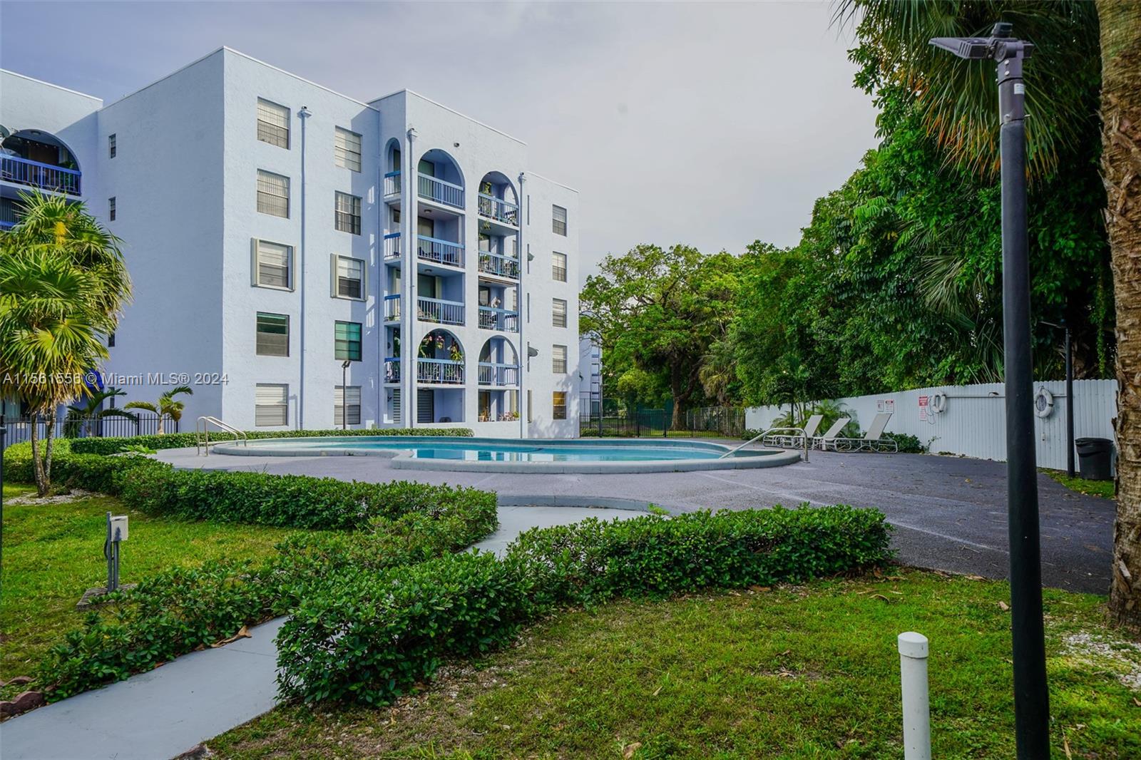 9440 Fontainebleau Blvd 416, Miami, Florida 33172, 2 Bedrooms Bedrooms, ,2 BathroomsBathrooms,Residential,For Sale,9440 Fontainebleau Blvd 416,A11561556