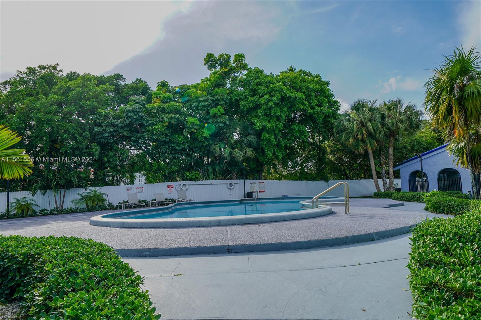 9440 Fontainebleau Blvd 416, Miami, Florida 33172, 2 Bedrooms Bedrooms, ,2 BathroomsBathrooms,Residential,For Sale,9440 Fontainebleau Blvd 416,A11561556