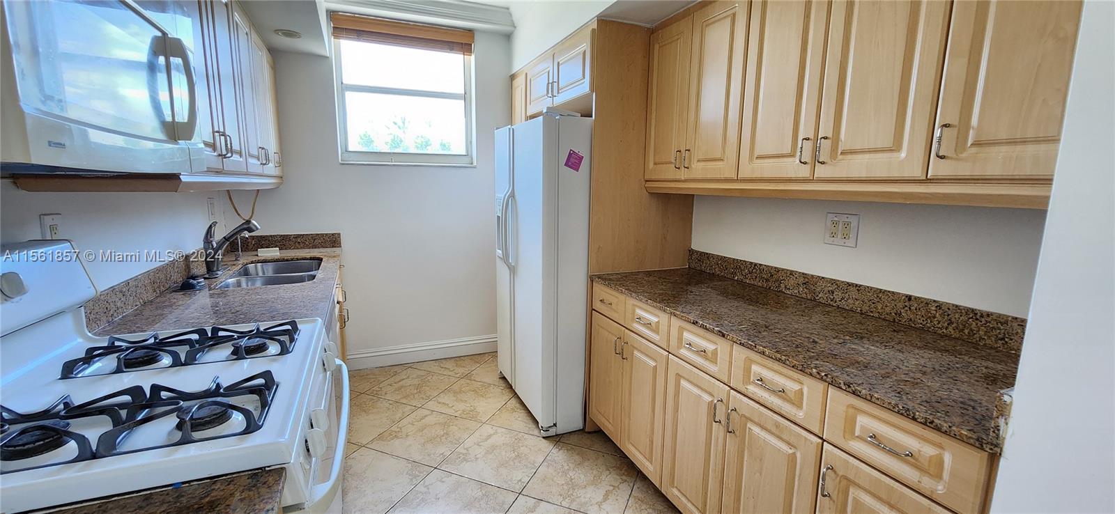 1300 Lincoln Rd A701, Miami Beach, Florida 33139, 2 Bedrooms Bedrooms, ,1 BathroomBathrooms,Residentiallease,For Rent,1300 Lincoln Rd A701,A11561857