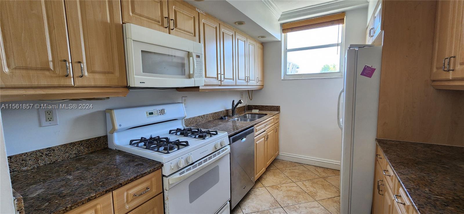 1300 Lincoln Rd A701, Miami Beach, Florida 33139, 2 Bedrooms Bedrooms, ,1 BathroomBathrooms,Residentiallease,For Rent,1300 Lincoln Rd A701,A11561857