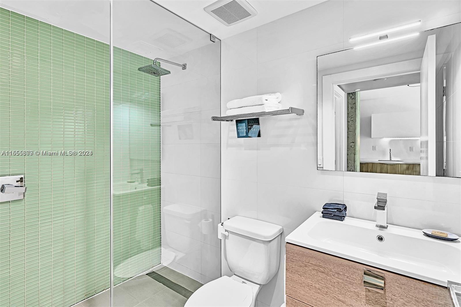 1215 West Ave 201, Miami Beach, Florida 33139, 1 Bedroom Bedrooms, ,1 BathroomBathrooms,Residential,For Sale,1215 West Ave 201,A11555679