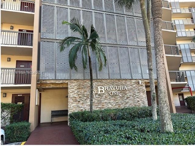 3301 N Country Club Dr #704 For Sale A11561376, FL