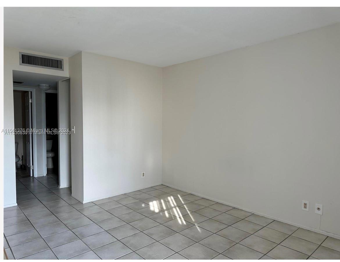 3301 N Country Club Dr 704, Aventura, Florida 33180, 1 Bedroom Bedrooms, ,1 BathroomBathrooms,Residentiallease,For Rent,3301 N Country Club Dr 704,A11561376