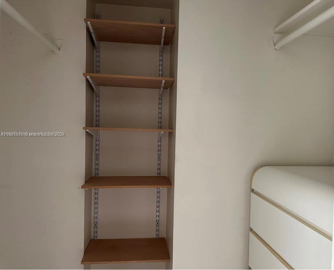 3301 N Country Club Dr 704, Aventura, Florida 33180, 1 Bedroom Bedrooms, ,1 BathroomBathrooms,Residentiallease,For Rent,3301 N Country Club Dr 704,A11561376