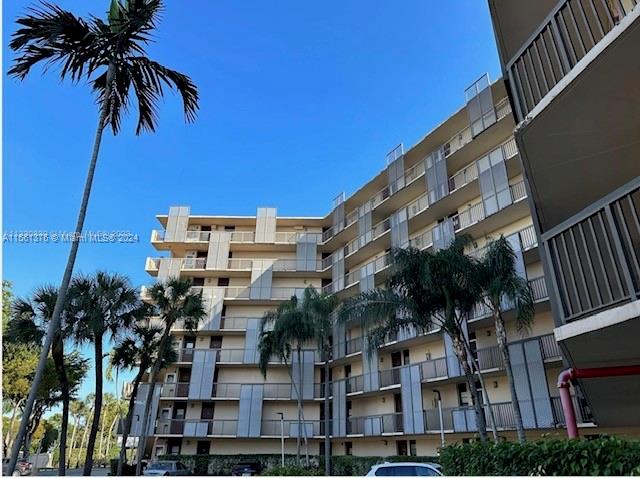3301 N Country Club Dr 704, Aventura, Florida 33180, 1 Bedroom Bedrooms, ,1 BathroomBathrooms,Residentiallease,For Rent,3301 N Country Club Dr 704,A11561376