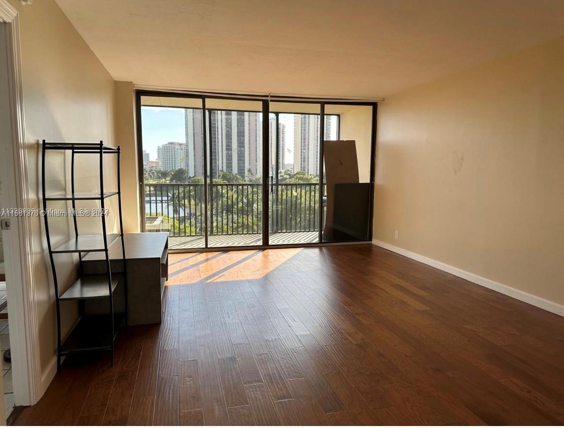 3301 N Country Club Dr 704, Aventura, Florida 33180, 1 Bedroom Bedrooms, ,1 BathroomBathrooms,Residentiallease,For Rent,3301 N Country Club Dr 704,A11561376