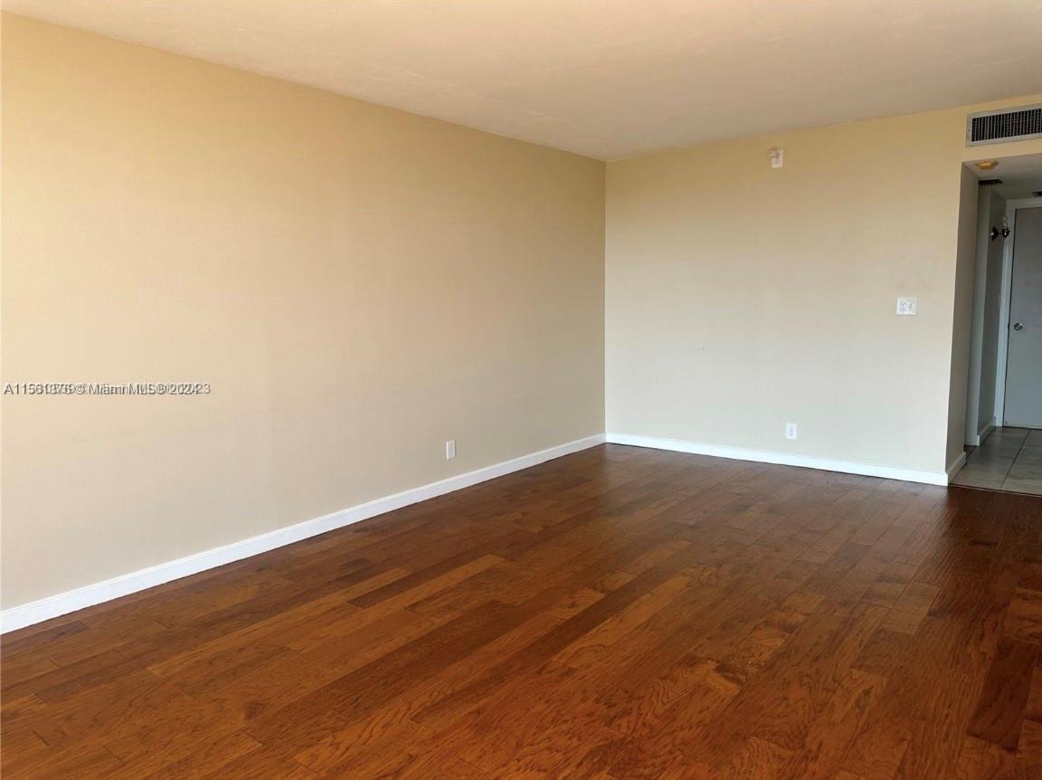 3301 N Country Club Dr 704, Aventura, Florida 33180, 1 Bedroom Bedrooms, ,1 BathroomBathrooms,Residentiallease,For Rent,3301 N Country Club Dr 704,A11561376