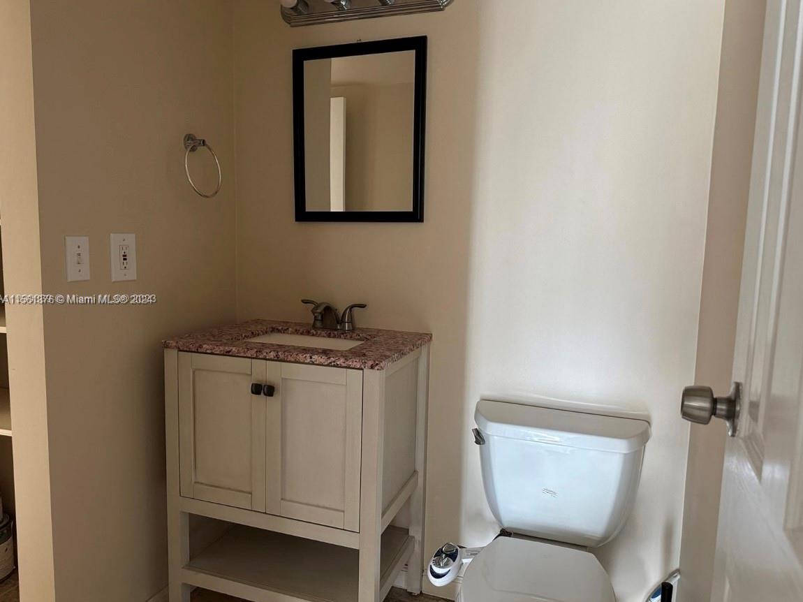 3301 N Country Club Dr 704, Aventura, Florida 33180, 1 Bedroom Bedrooms, ,1 BathroomBathrooms,Residentiallease,For Rent,3301 N Country Club Dr 704,A11561376