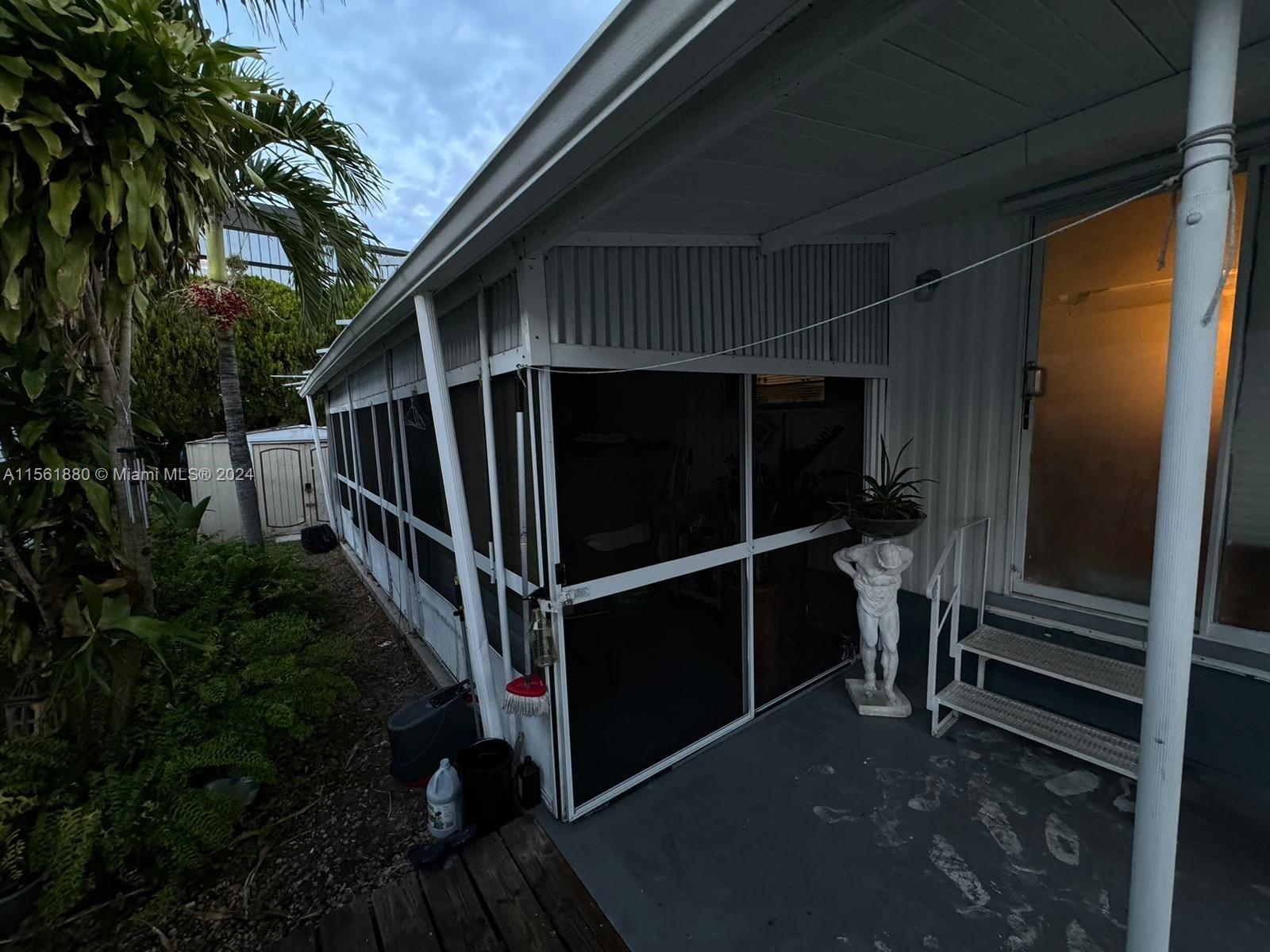 429 NE 5th Ct, Hallandale Beach, Florida 33009, 2 Bedrooms Bedrooms, ,1 BathroomBathrooms,Residential,For Sale,429 NE 5th Ct,A11561880