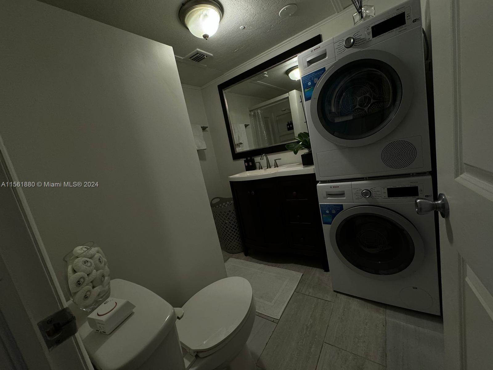 429 NE 5th Ct, Hallandale Beach, Florida 33009, 2 Bedrooms Bedrooms, ,1 BathroomBathrooms,Residential,For Sale,429 NE 5th Ct,A11561880