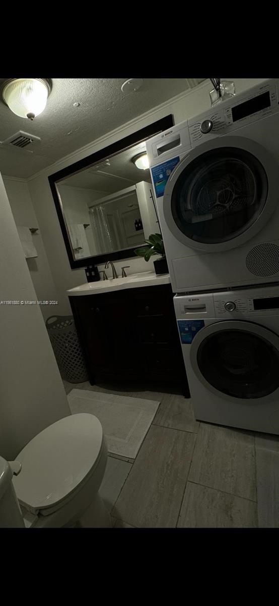 429 NE 5th Ct, Hallandale Beach, Florida 33009, 2 Bedrooms Bedrooms, ,1 BathroomBathrooms,Residential,For Sale,429 NE 5th Ct,A11561880