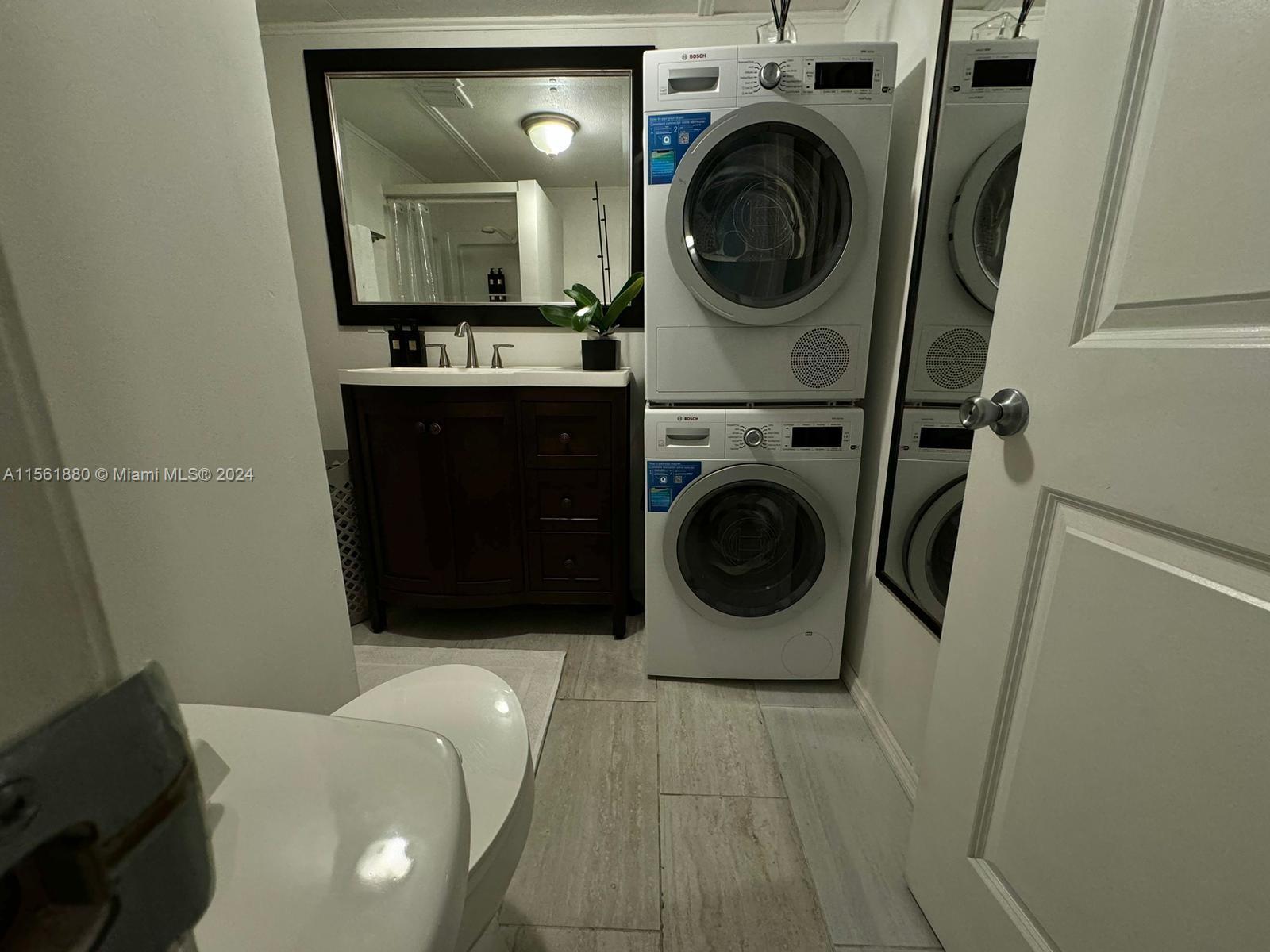 429 NE 5th Ct, Hallandale Beach, Florida 33009, 2 Bedrooms Bedrooms, ,1 BathroomBathrooms,Residential,For Sale,429 NE 5th Ct,A11561880