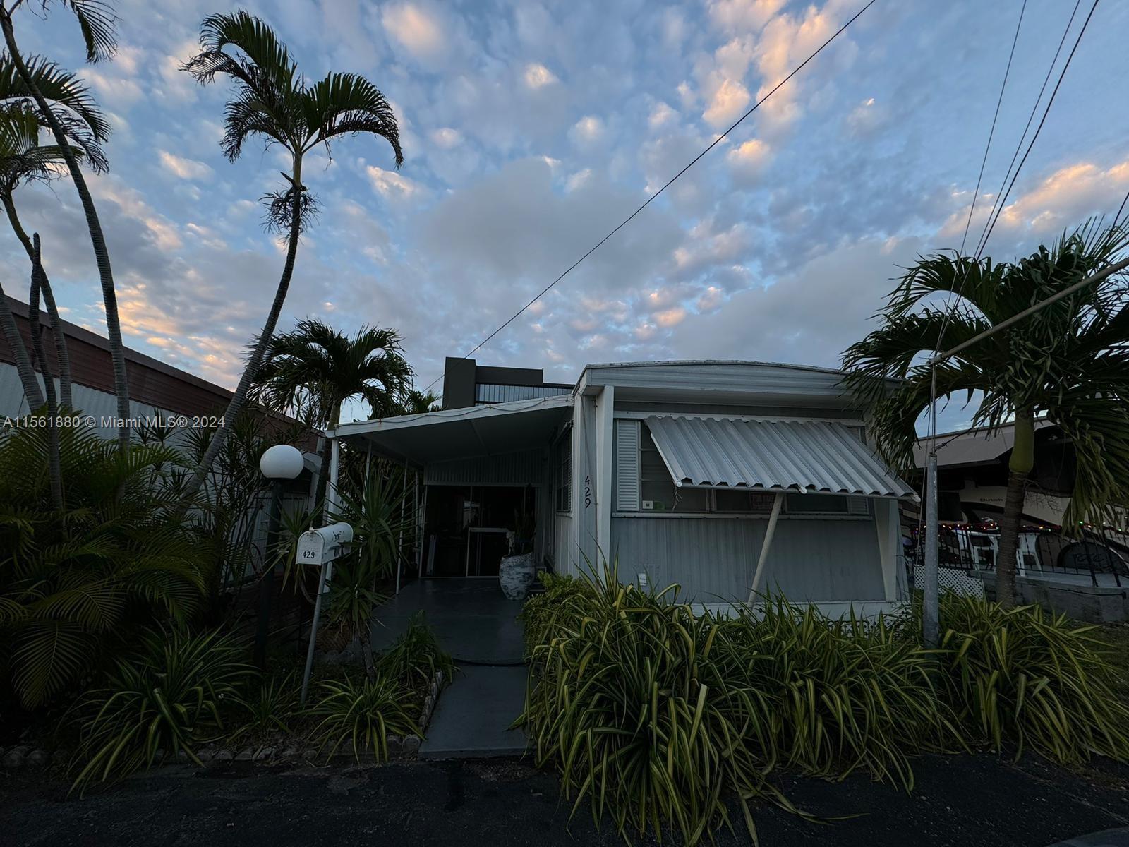 429 NE 5th Ct, Hallandale Beach, Florida 33009, 2 Bedrooms Bedrooms, ,1 BathroomBathrooms,Residential,For Sale,429 NE 5th Ct,A11561880