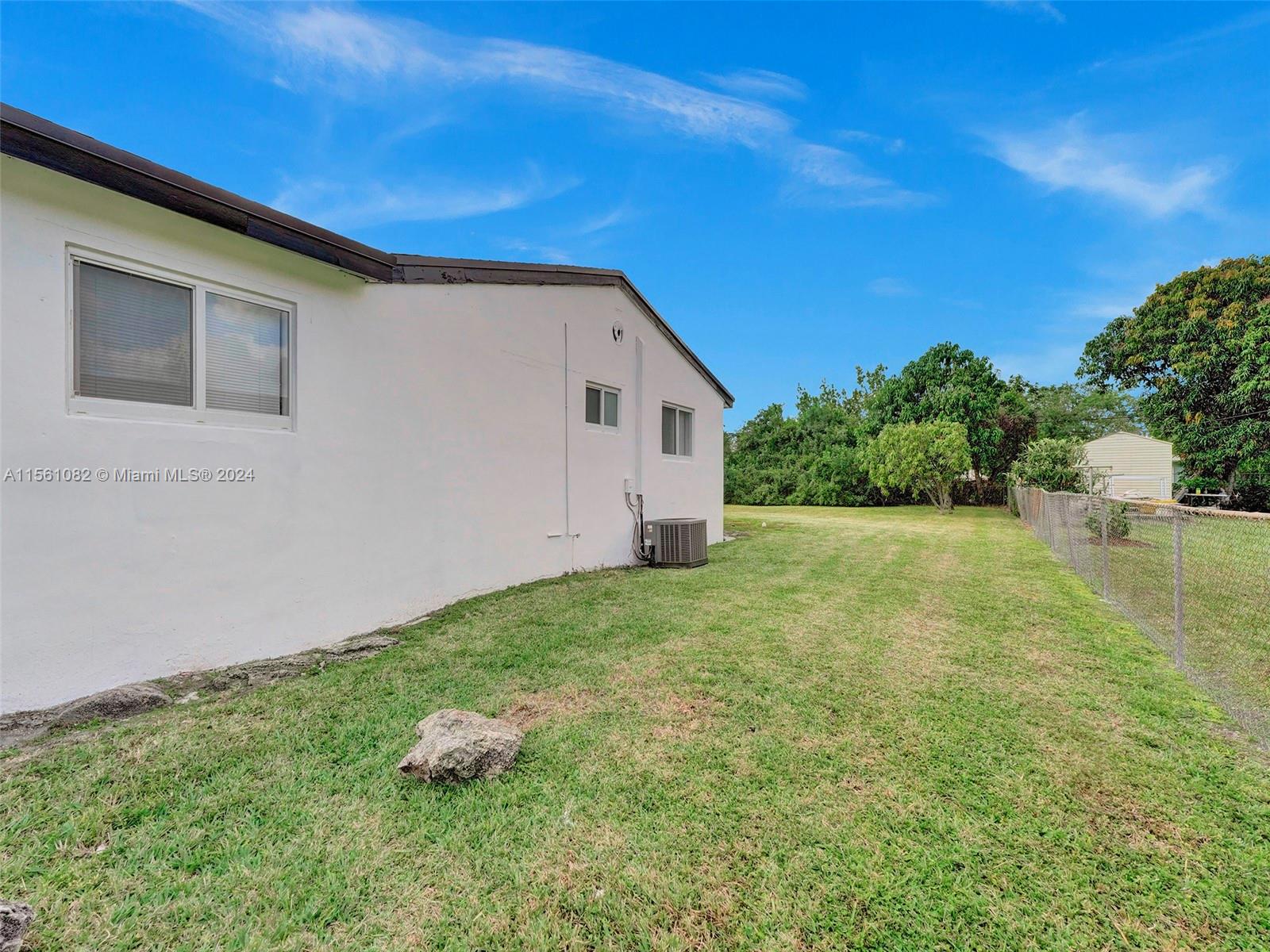 5727 SW 27th St, West Park, Florida 33023, 4 Bedrooms Bedrooms, ,2 BathroomsBathrooms,Residentiallease,For Rent,5727 SW 27th St,A11561082