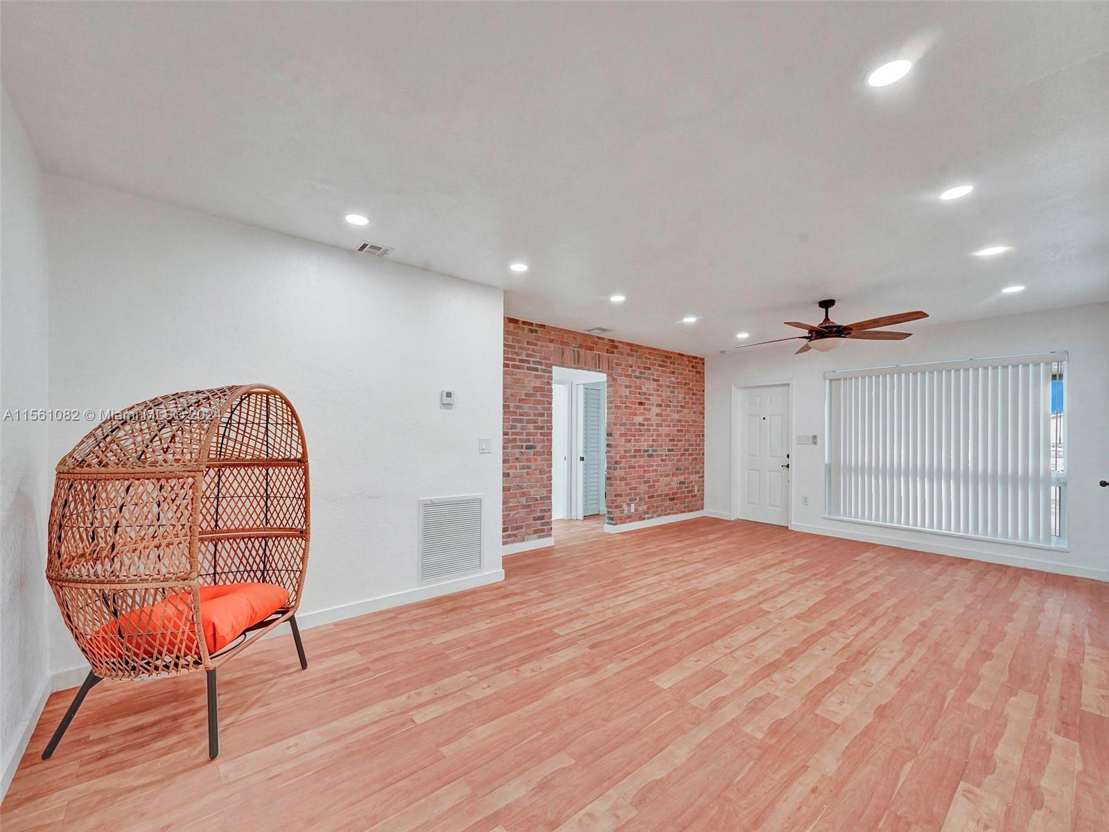 5727 SW 27th St, West Park, Florida 33023, 4 Bedrooms Bedrooms, ,2 BathroomsBathrooms,Residentiallease,For Rent,5727 SW 27th St,A11561082