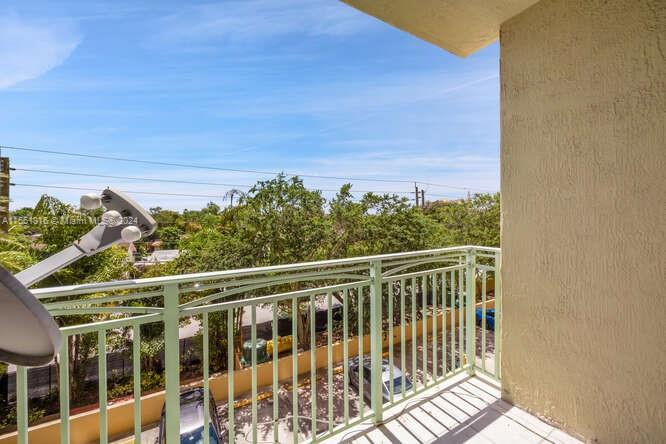 3500 Coral Way 409, Miami, Florida 33145, 2 Bedrooms Bedrooms, ,2 BathroomsBathrooms,Residentiallease,For Rent,3500 Coral Way 409,A11561316