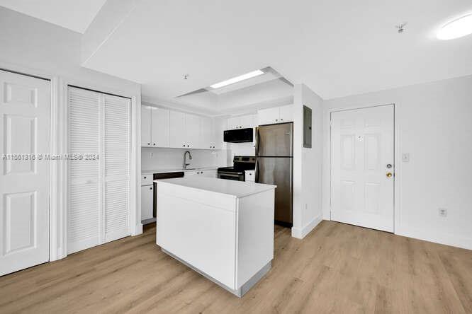 3500 Coral Way 409, Miami, Florida 33145, 2 Bedrooms Bedrooms, ,2 BathroomsBathrooms,Residentiallease,For Rent,3500 Coral Way 409,A11561316