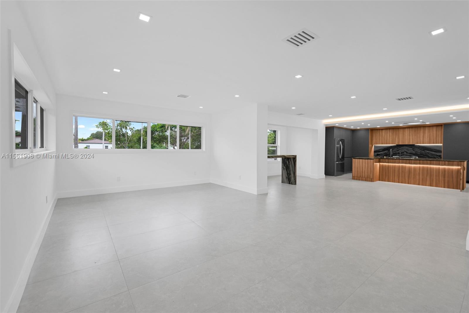2121 SW 22nd Ave 2121, Miami, Florida 33145, 6 Bedrooms Bedrooms, ,5 BathroomsBathrooms,Residentiallease,For Rent,2121 SW 22nd Ave 2121,A11561908