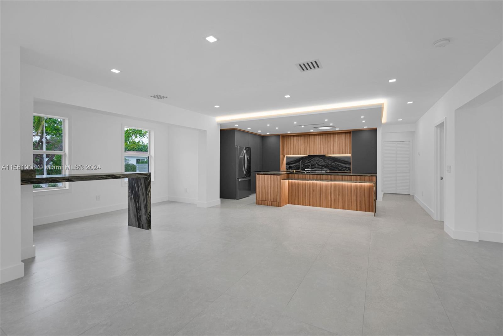 2121 SW 22nd Ave 2121, Miami, Florida 33145, 6 Bedrooms Bedrooms, ,5 BathroomsBathrooms,Residentiallease,For Rent,2121 SW 22nd Ave 2121,A11561908