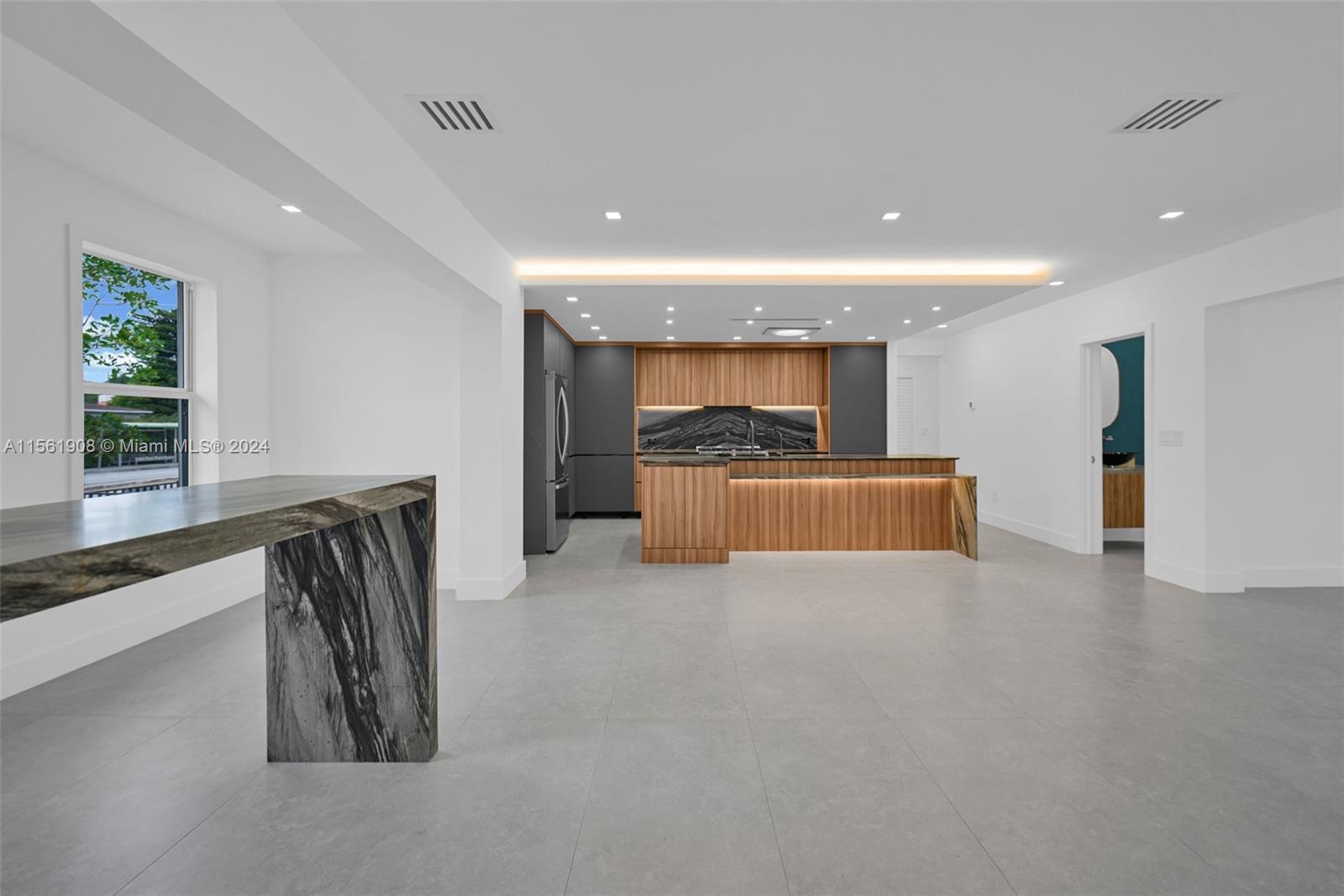 2121 SW 22nd Ave 2121, Miami, Florida 33145, 6 Bedrooms Bedrooms, ,5 BathroomsBathrooms,Residentiallease,For Rent,2121 SW 22nd Ave 2121,A11561908