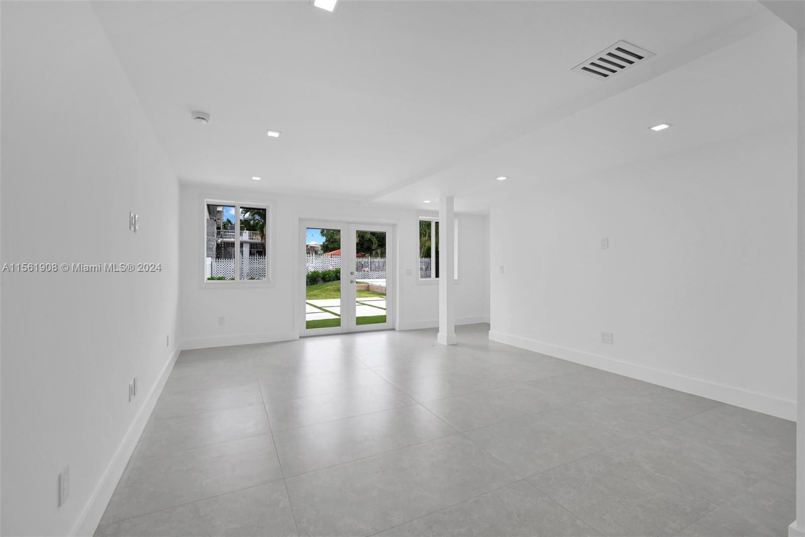 2121 SW 22nd Ave 2121, Miami, Florida 33145, 6 Bedrooms Bedrooms, ,5 BathroomsBathrooms,Residentiallease,For Rent,2121 SW 22nd Ave 2121,A11561908