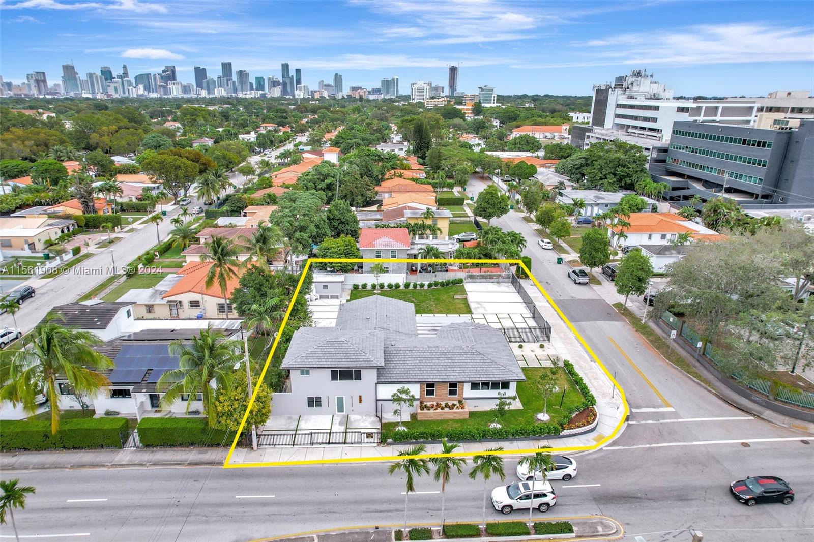 2121 SW 22nd Ave 2121, Miami, Florida 33145, 6 Bedrooms Bedrooms, ,5 BathroomsBathrooms,Residentiallease,For Rent,2121 SW 22nd Ave 2121,A11561908
