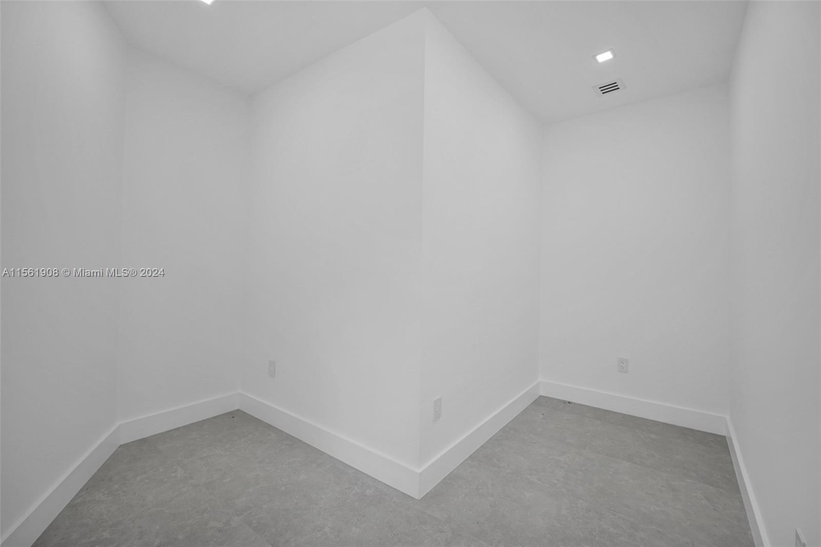 2121 SW 22nd Ave 2121, Miami, Florida 33145, 6 Bedrooms Bedrooms, ,5 BathroomsBathrooms,Residentiallease,For Rent,2121 SW 22nd Ave 2121,A11561908