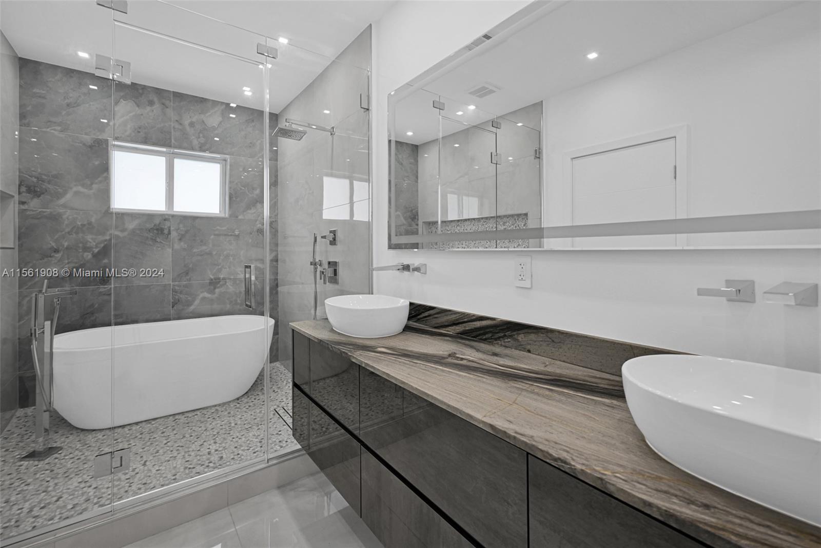 2121 SW 22nd Ave 2121, Miami, Florida 33145, 6 Bedrooms Bedrooms, ,5 BathroomsBathrooms,Residentiallease,For Rent,2121 SW 22nd Ave 2121,A11561908