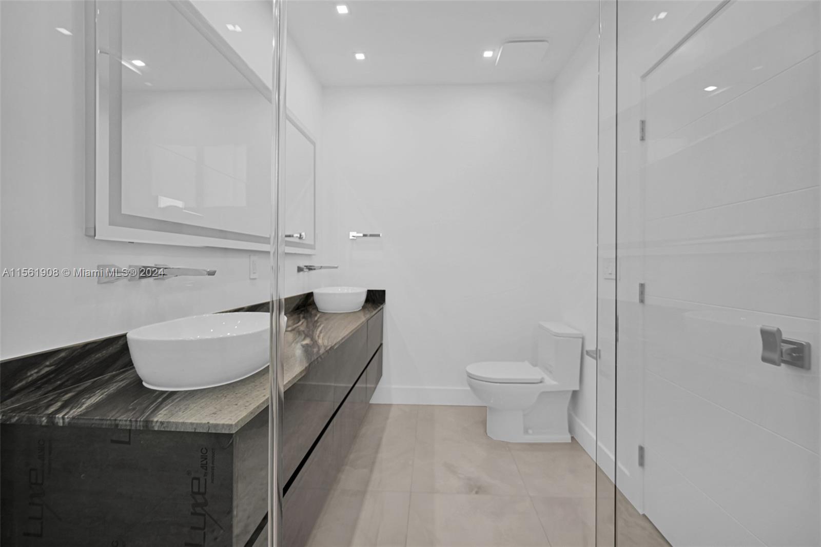 2121 SW 22nd Ave 2121, Miami, Florida 33145, 6 Bedrooms Bedrooms, ,5 BathroomsBathrooms,Residentiallease,For Rent,2121 SW 22nd Ave 2121,A11561908