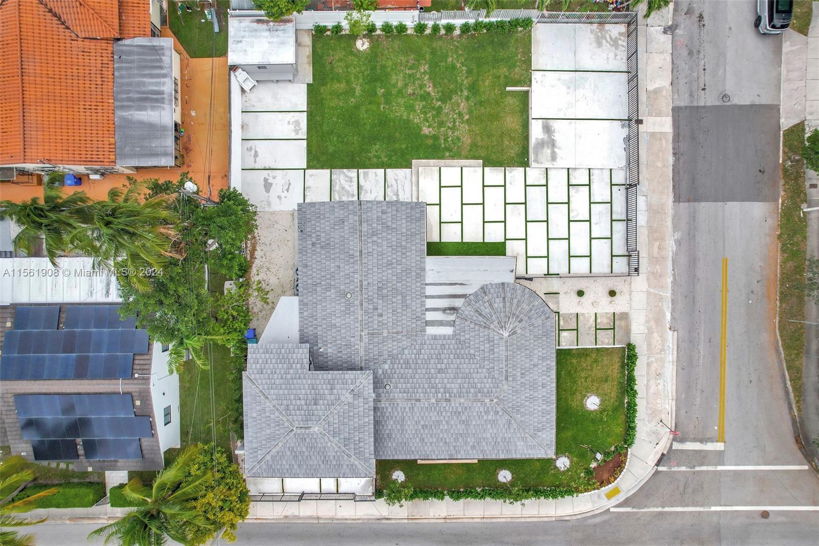 2121 SW 22nd Ave 2121, Miami, Florida 33145, 6 Bedrooms Bedrooms, ,5 BathroomsBathrooms,Residentiallease,For Rent,2121 SW 22nd Ave 2121,A11561908