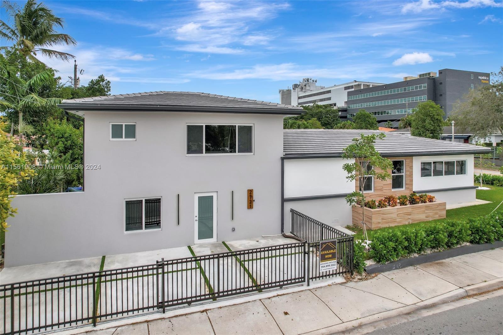 2121 SW 22nd Ave 2121, Miami, Florida 33145, 6 Bedrooms Bedrooms, ,5 BathroomsBathrooms,Residentiallease,For Rent,2121 SW 22nd Ave 2121,A11561908