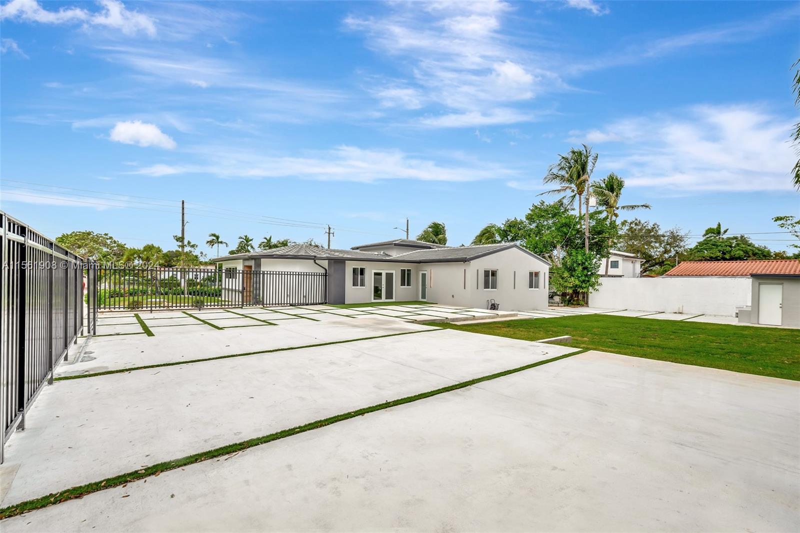 2121 SW 22nd Ave 2121, Miami, Florida 33145, 6 Bedrooms Bedrooms, ,5 BathroomsBathrooms,Residentiallease,For Rent,2121 SW 22nd Ave 2121,A11561908