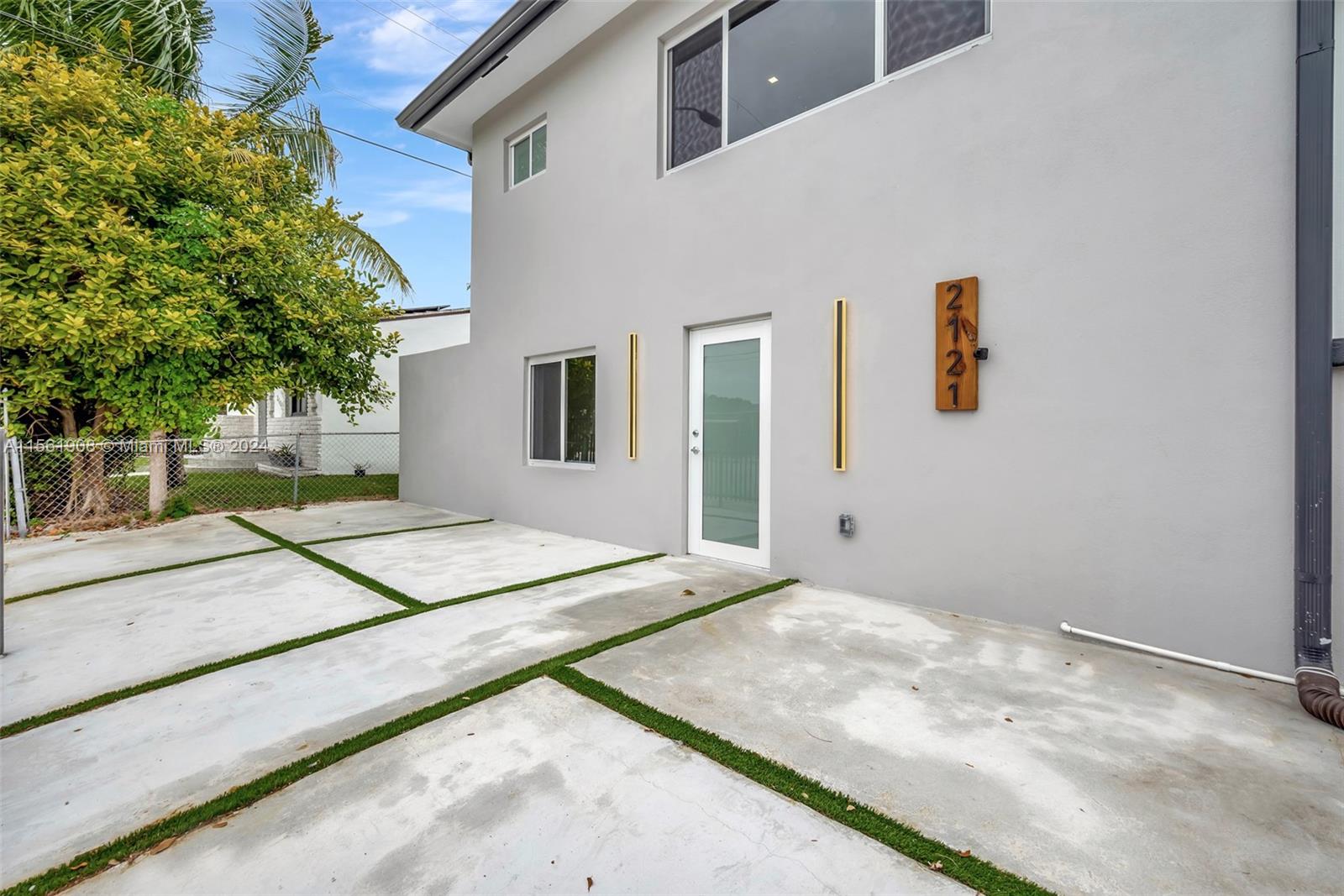 2121 SW 22nd Ave 2121, Miami, Florida 33145, 6 Bedrooms Bedrooms, ,5 BathroomsBathrooms,Residentiallease,For Rent,2121 SW 22nd Ave 2121,A11561908